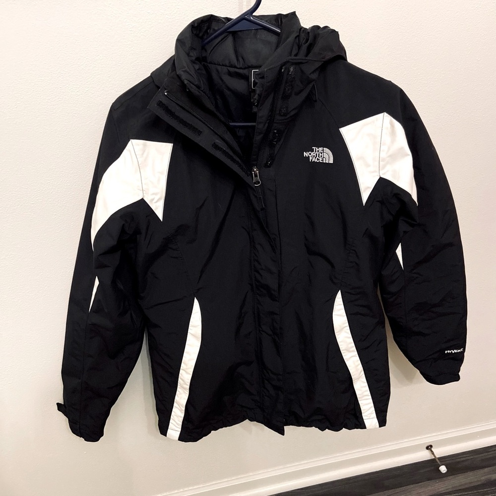 Women’s Northface Tri-climate Jacket. 3-n-1 Waterproof & wind resistant .